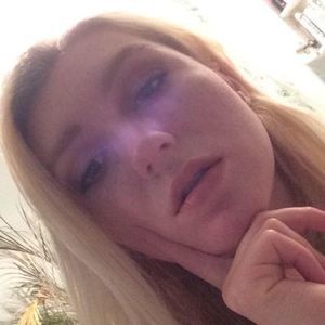 Meet your Posher, Chloe